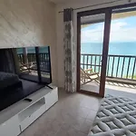 под наем с фронтална гледка море, гр. влас Apartment